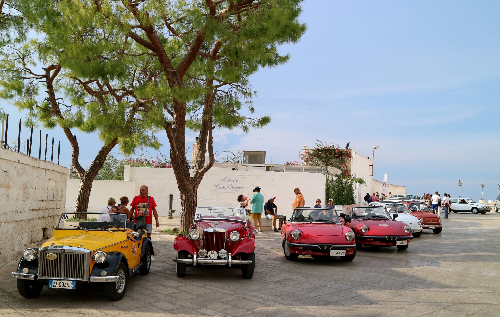 Team building tour in auto d’epoca in Puglia