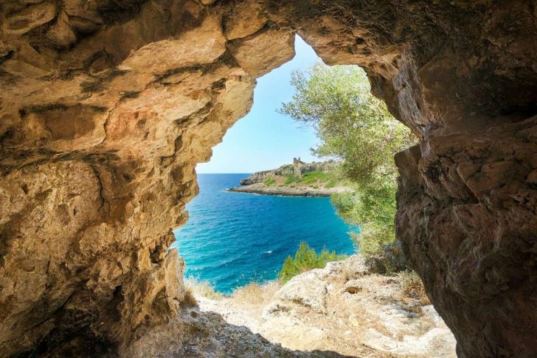 Escursione in Barca Salento | Tour in Barca tra Grotte e Spiagge