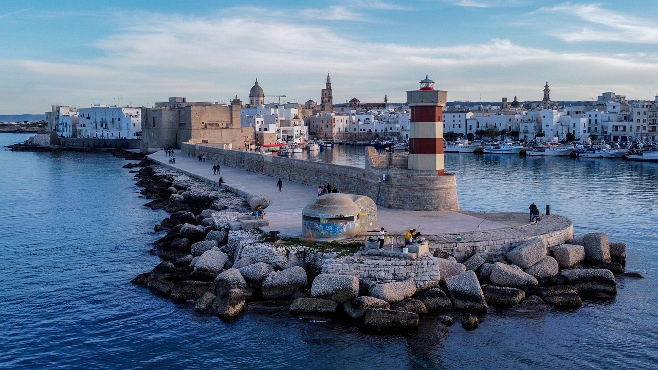 Tour esclusivo in barca tra le grotte di Polignano a Mare