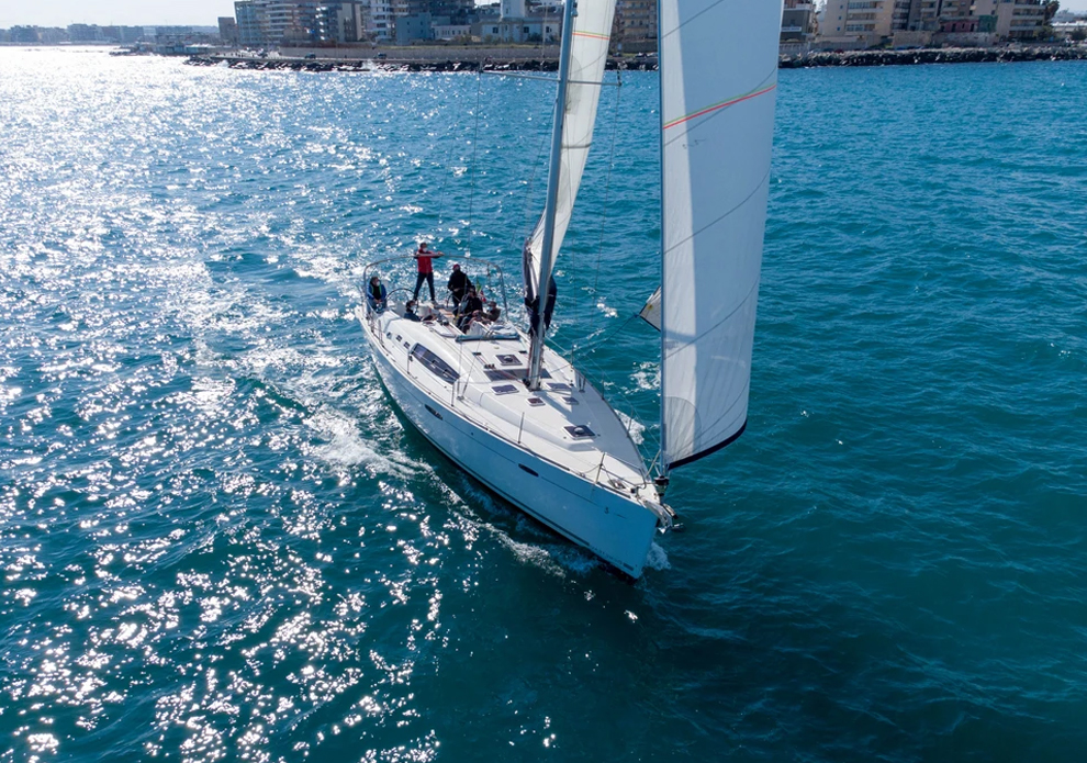 Barca a vela di lusso in Puglia