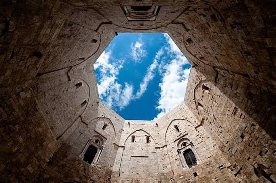Escursione in Puglia tra Andria, Trani e Giovinazzo alla scoperta di borghi storici, mare e cultura