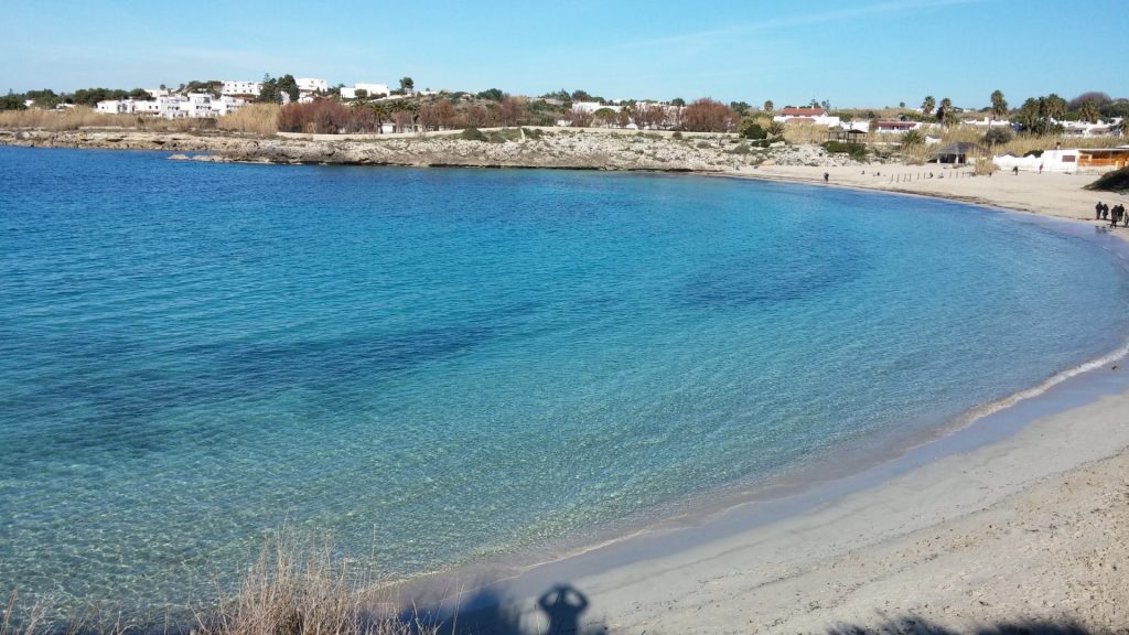 Mare cristallino di Leporano lungo la costa ionica della Puglia