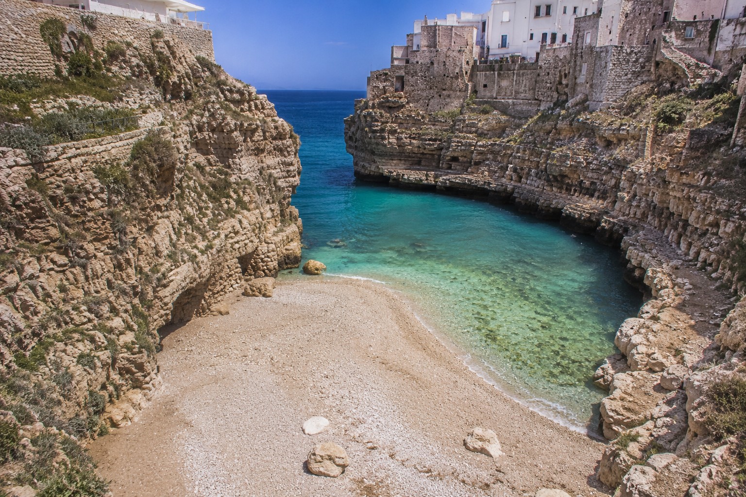 Tour esclusivo in barca tra le grotte di Polignano a Mare